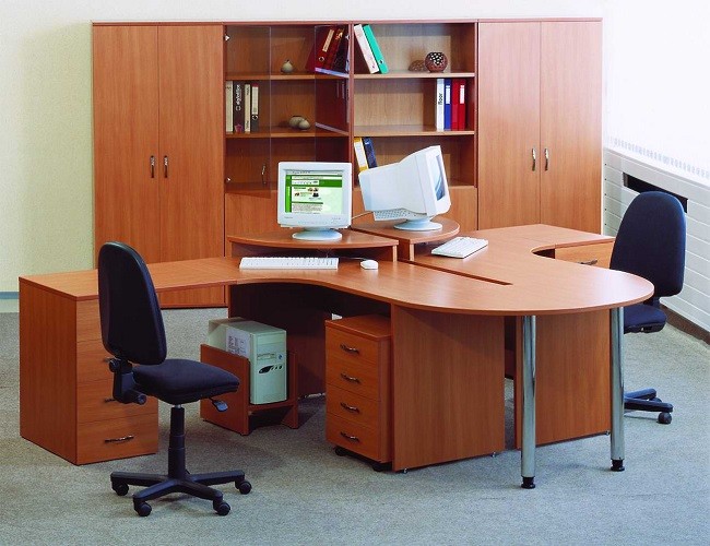 Офісні столи з доставкою в інтернет магазині Культ меблів